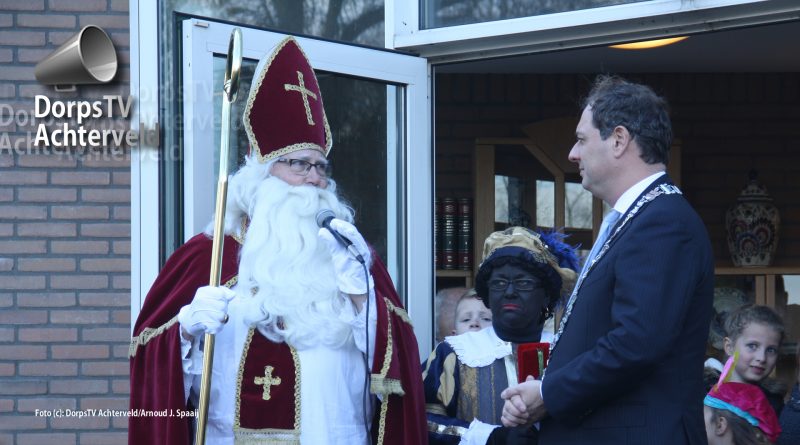 Sinterklaas en burgemeester Bouwmeester