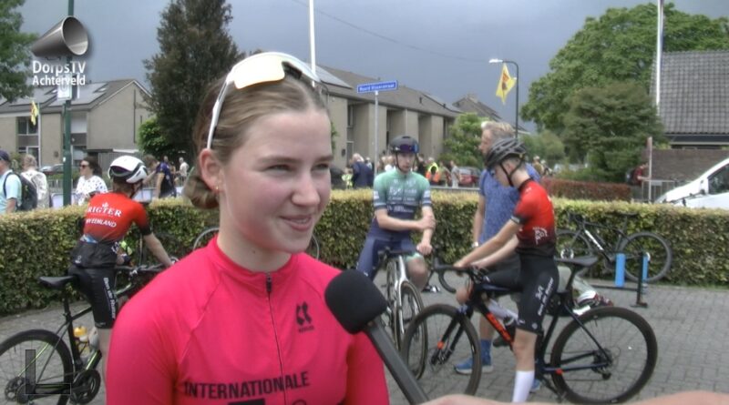 TdJ2025 etappe 9 - Lotte Bouman rozentrui